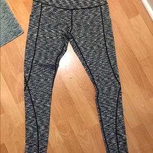 Comfy Legging size Medium with pockets